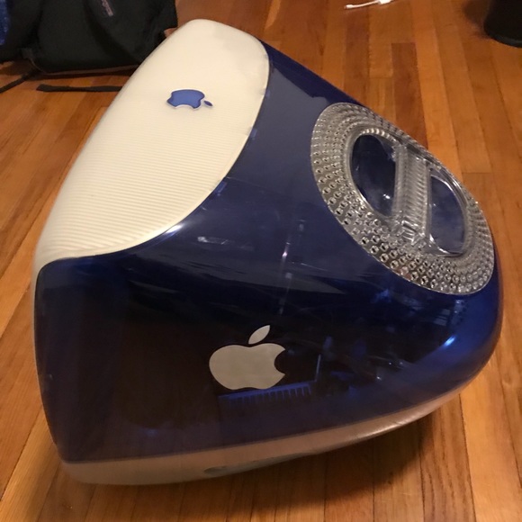 Vintage Apple iMac - Picture 5 of 5